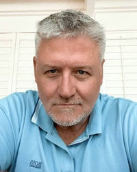 Enzo R.